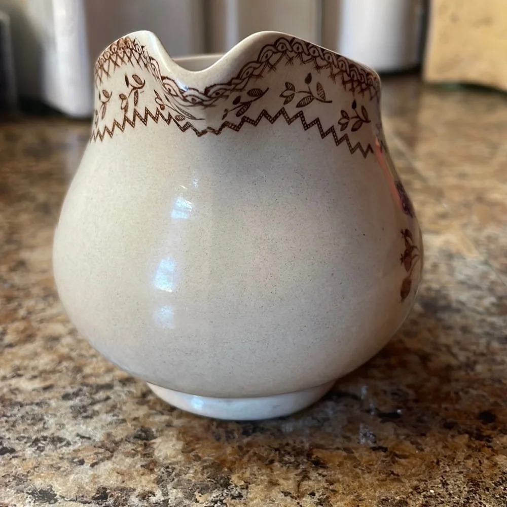English creamer with fruit - Picture 4 of 6